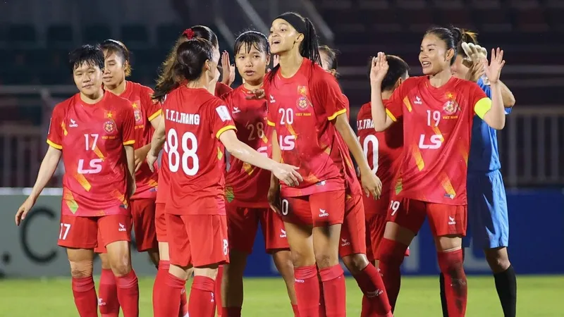 Niềm vui chiến thắng của đội trưởng Chương Thị Kiều và các cầu thủ CLB nữ TPHCM. ẢNH: AFC 
