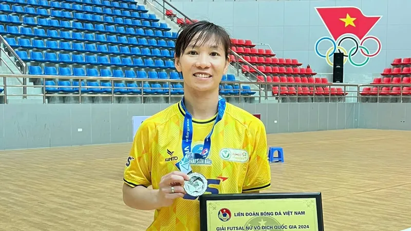 Cựu binh Trần Thị Thùy Trang đoạt danh hiệu Vua phá lưới Giải futsal nữ VĐQG 2024. 