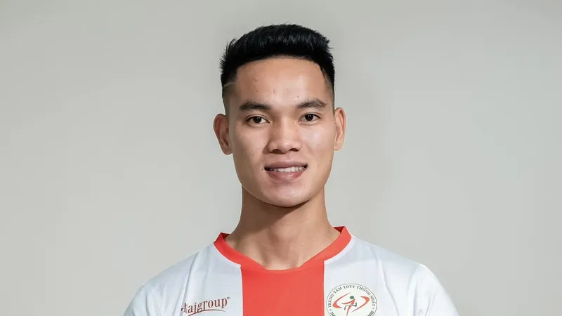 Hậu vệ Vũ Văn Sơn gửi lời xin lỗi vì đã làm xấu hình ảnh của bóng đá Việt Nam. 