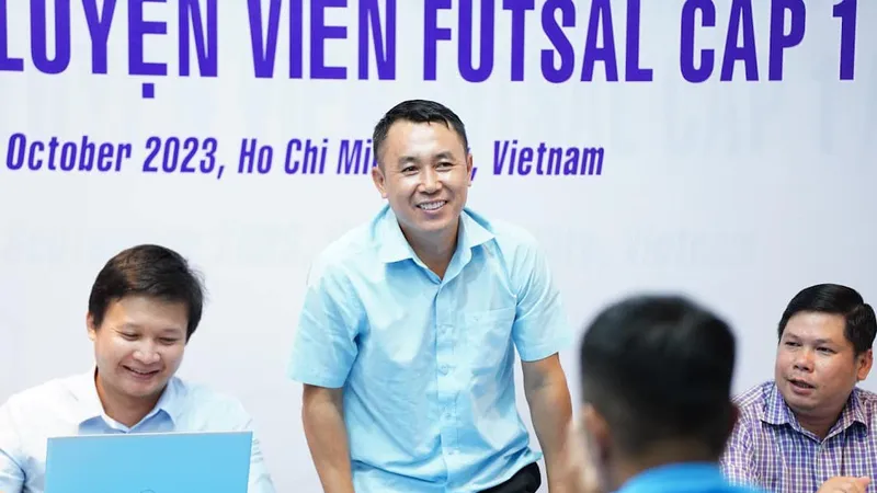 Ông Nguyễn Bảo Trung đang là giảng viên các khóa đào tạo HLV Futsal của Liên đoàn Bóng đá Việt Nam. ẢNH: ANH TRẦN 