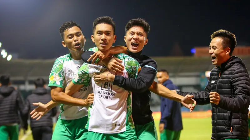 Các cầu thủ TPHCM hướng đến chiến thắng trước Đà Nẵng để khép lại năm Giáp Thìn 2024. 