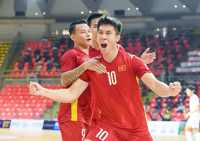 Nguyễn Thịnh Phát có lần đầu tiên vào danh sách rút gọn tốp 5 Quả bóng vàng futsal Việt Nam. 