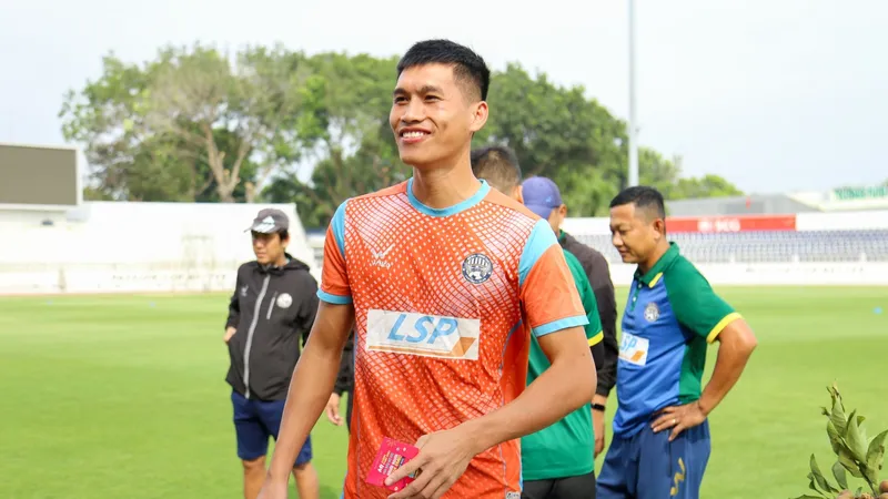 Tân binh Nguyễn Văn Trọng của BR-VT từng có thời gian dài đi đá "phủi". ẢNH: BRVT