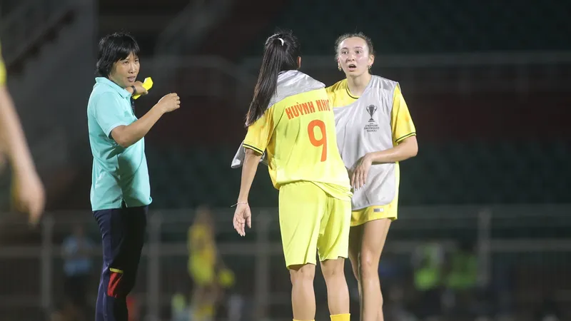 Cô trò Đoàn Thị Kim Chi đã sẵn sàng cho trận tứ kết Cúp các CLB nữ châu Á 2024-2025. 