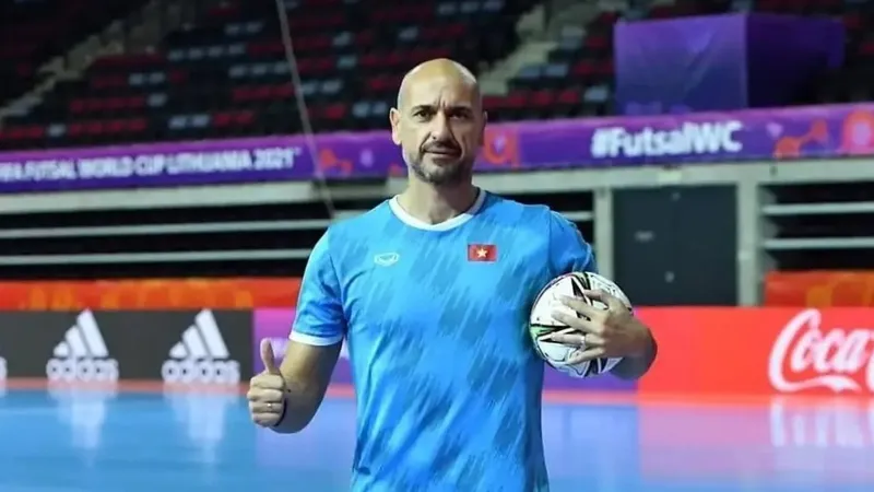 HLV thủ môn Antonio Garcia chia tay futsal Việt Nam sau 8 năm gắn bó. 
