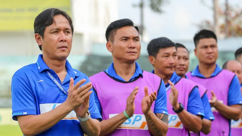 HLV Nguyễn Minh Phương chia tay đội hạng Nhất Bà Rịa - Vũng Tàu sau bốn năm gắn bó. 