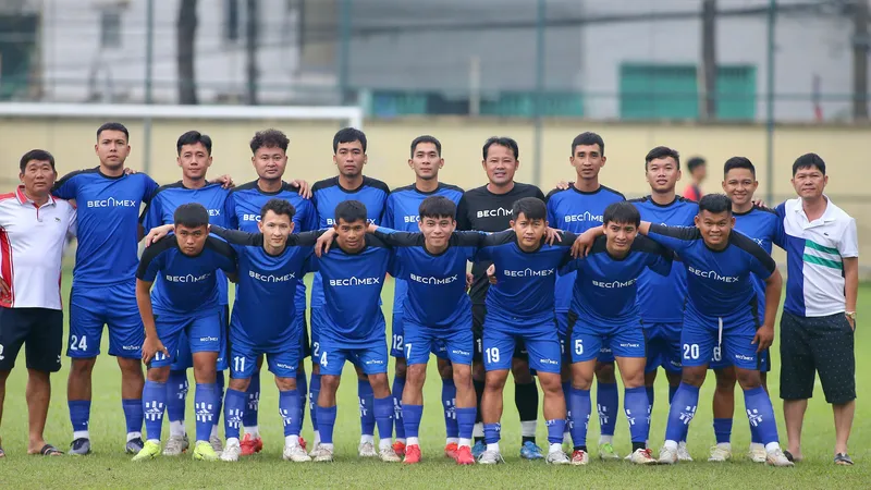 Bamboo FC nêu mục tiêu bảo vệ danh hiệu tại Cúp Becamex Group 2025. ẢNH: NGUYỄN BẰNG 
