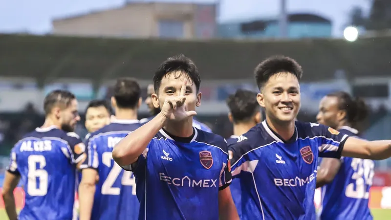 Becamex TPHCM là một trong 2 đại diện của bóng đá thành phố tham dự V-League