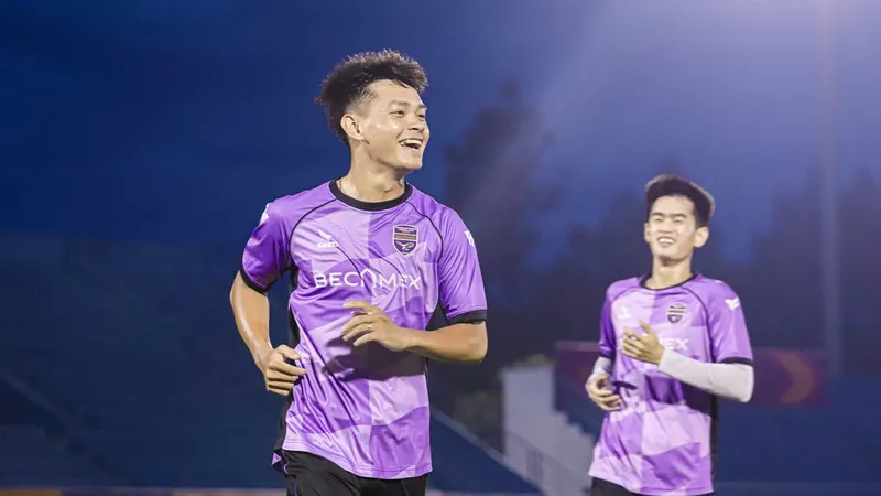 Niềm vui của Bùi Vĩ Hào khi trở lại tập luyện cùng đồng đội