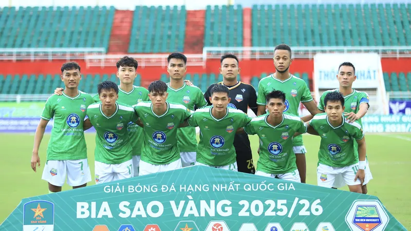 Đại học Văn Hiến thắng trận đầu tiên tại hệ thống các giải bóng đá chuyên nghiệp quốc gia. ẢNH: DŨNG PHƯƠNG