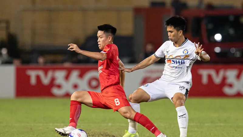 Đội khách Đà Nẵng thua ngược Viettel FC. ẢNH: ANH TRẦN 