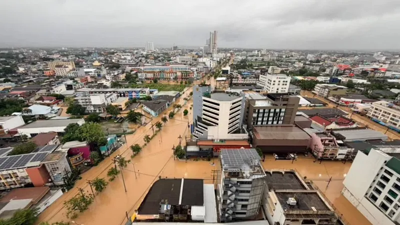 Quận Hat Yai (tỉnh Songkha) ngập trong biển nước trước thềm SEA Games 33. ẢNH: THE NATION 
