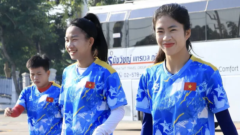 Đội tuyển nữ Việt Nam thoải mái trước trận bán kết SEA Games 33. ẢNH: DŨNG PHƯƠNG 