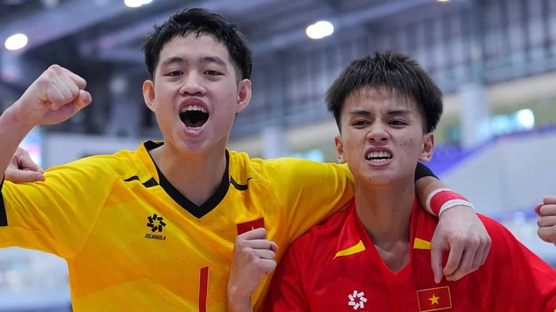 Niềm vui của các tuyển thủ futsal U16 Việt Nam. ẢNH: FAT 
