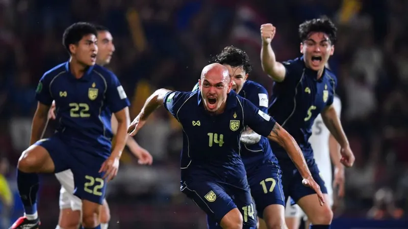 Đội tuyển Thái Lan đoạt vé dự vòng chung kết Asian Cup 2027 đầy cảm xúc. ẢNH: AFC 