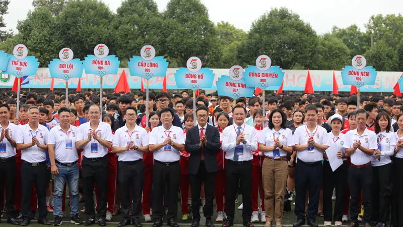 Trường Đại học TDTT TPHCM rộn ràng ngày hội tuyển sinh. ẢNH: TÂM HÀ