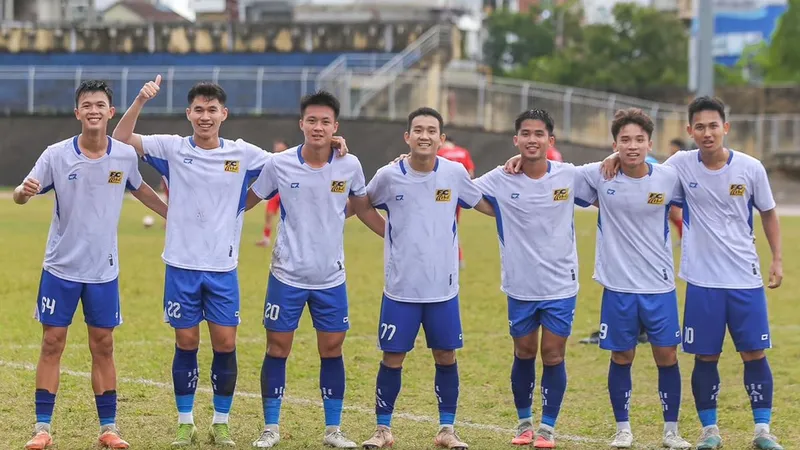 Các cầu thủ Huế đang khẳng định sức mạnh tại Giải hạng Nhì quốc gia 2026. ẢNH: TÂM HÀ 