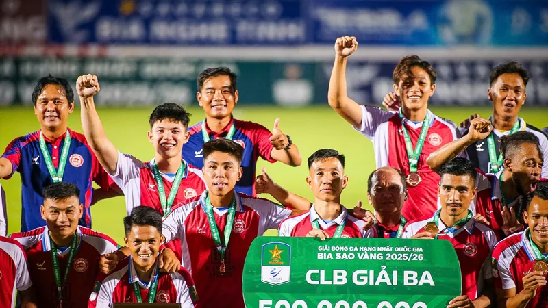 CLB TPHCM đứng hạng ba tại Giải hạng Nhất quốc gia 2025-2026. ẢNH: DŨNG PHƯƠNG 