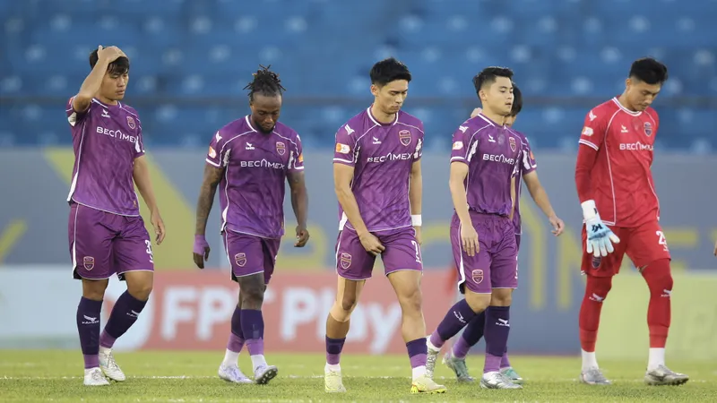 Becamex TPHCM chính thức rớt hạng sau khi V-League 2025-2026 khép lại. ẢNH: DŨNG PHƯƠNG 