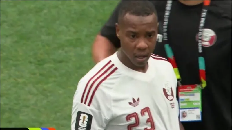 Tiền vệ Assim Madibo bị FIFA cấm thi đấu 5 trận vì phạm lỗi nguy hiểm với đồng nghiệp Canada