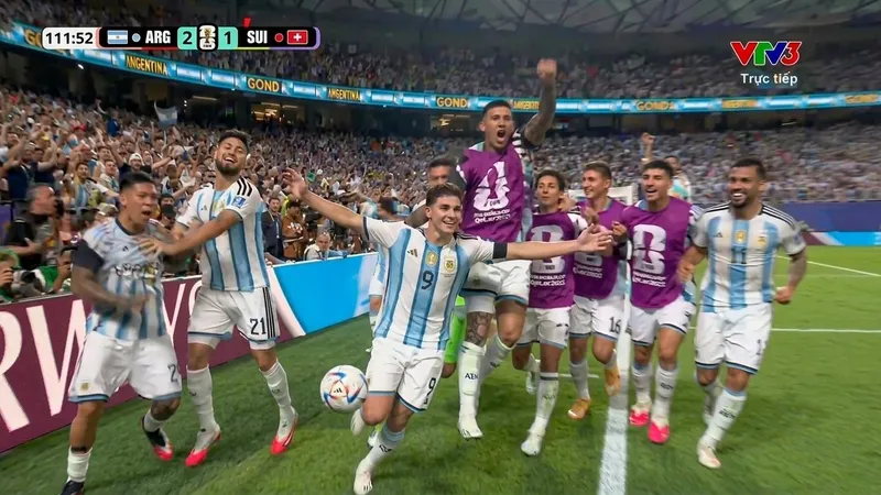 Julian Alvarez trở thành người hùng của Argentina. ẢNH: CHỤP MÀN HÌNH VTV 
