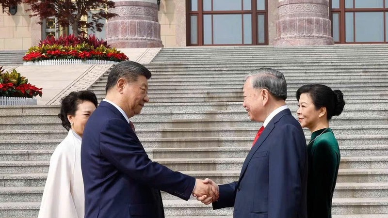 中共中央总书记、国家主席习近平主持仪式欢迎越南党中央总书记、国家主席苏林访问