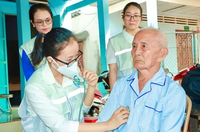 胡志明市试行医保上门诊疗 