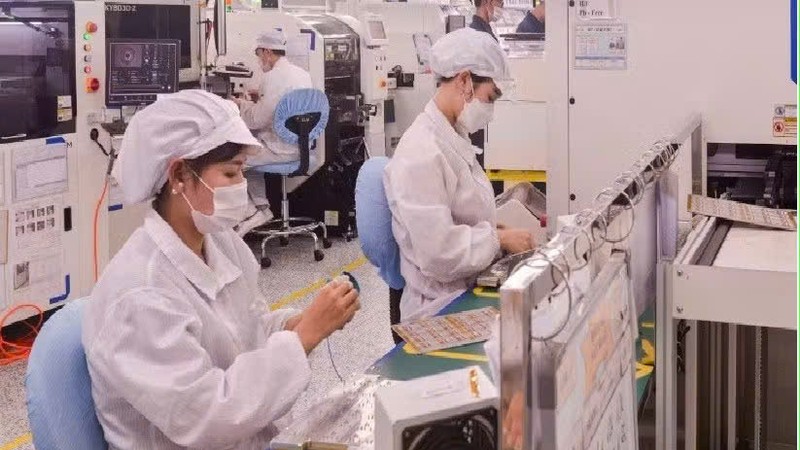 在越南致力于实现两位数经济增长目标的背景下，提升吸引外资质量被确定为创造更多发展资源的重要动力之一。图自nhandan.vn