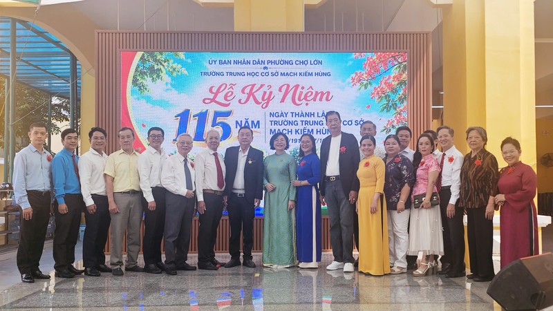 麦剑雄中学隆重举行建校115周年纪念典礼合照。图：心雨