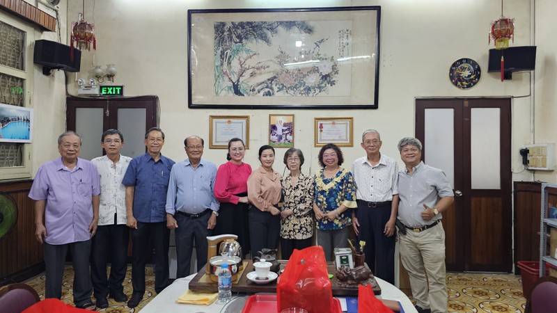 市各民族文学艺术协会成立茶道俱乐部 。图：心雨