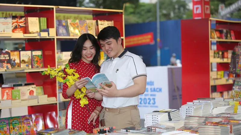 Tìm sách ngày Xuân