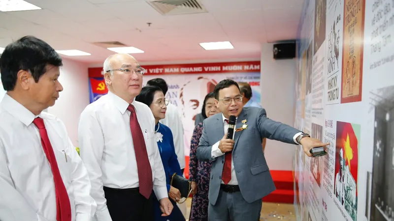 Báo Người Lao Động trao giải cuộc thi viết và nhiếp ảnh về đề tài chủ quyền biển đảo