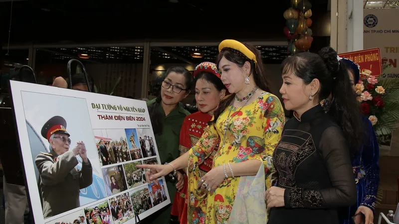 Triển lãm và ra mắt sách ảnh “Điện Biên Phủ xưa và nay”