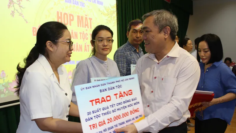 TPHCM: Họp mặt các gia đình thuộc căn cứ Ban Hoa vận, người dân tộc thiểu số tiêu biểu