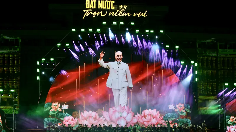 Chương trình nghệ thuật “Đất nước trọn niềm vui”: Vang vọng hào hùng, tiếp bước vinh quang