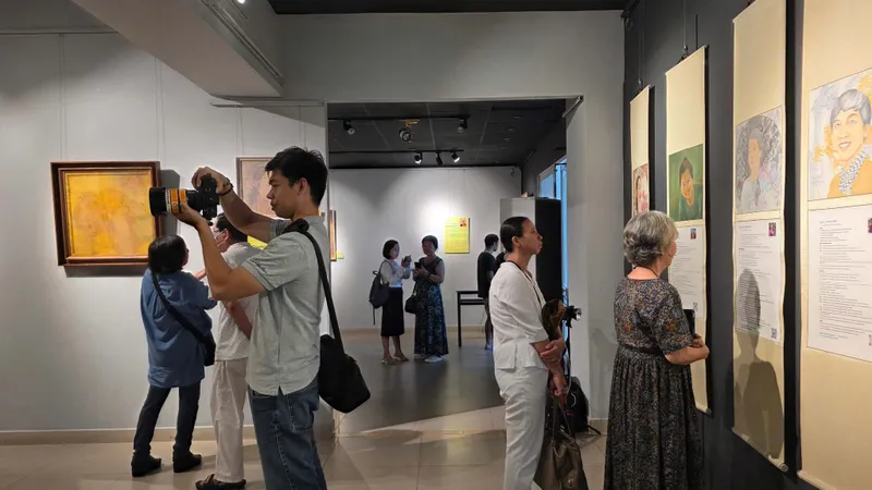 Triển lãm “Dệt sắc màu tơ”: Tranh lụa truyền thống trong nguồn cảm hứng đương đại