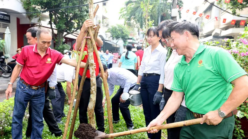TPHCM: Các địa phương phát động chương trình “Tết trồng cây đời đời nhớ ơn Bác Hồ”