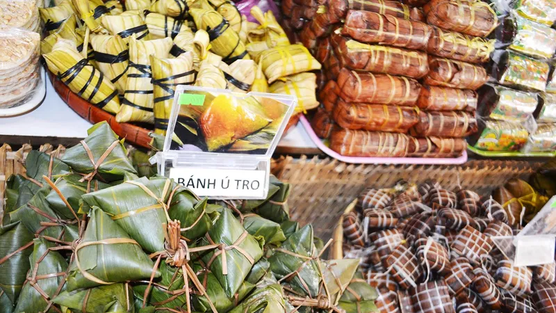 83 nghệ nhân tham gia chế biến, làm 70 loại bánh dân gian