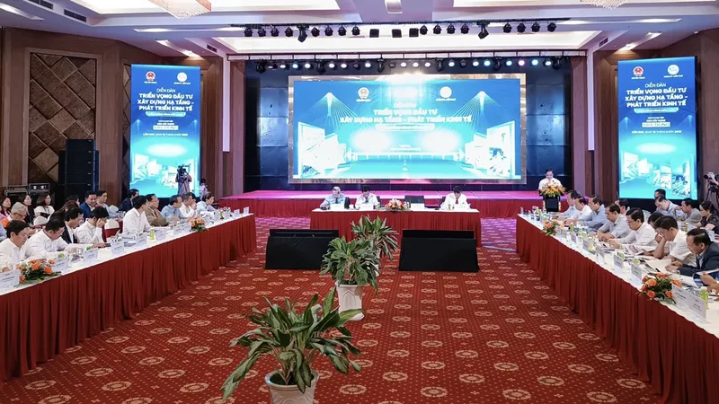 Quang cảnh diễn đàn