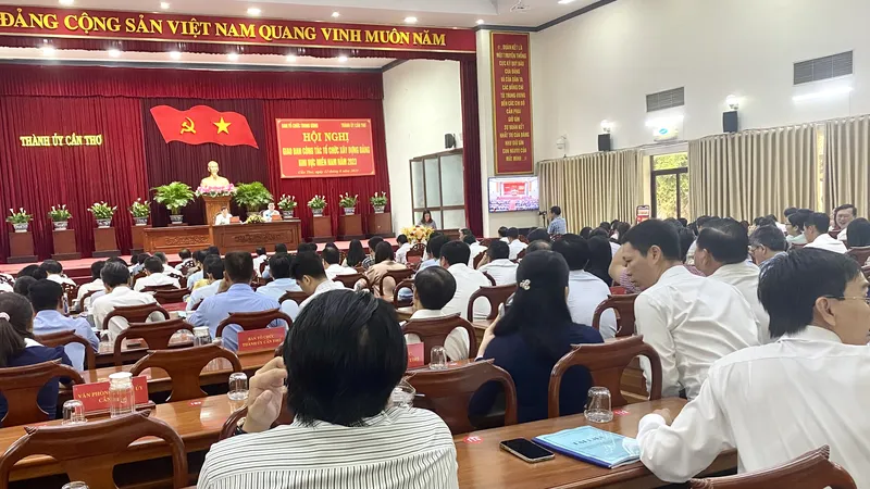 Quang cảnh Hội nghị giao ban sáng 22-6 