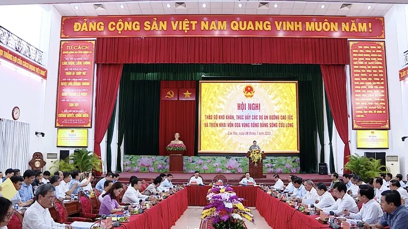 Quang cảnh hội nghị chiều 8-7, tại TP Cần Thơ