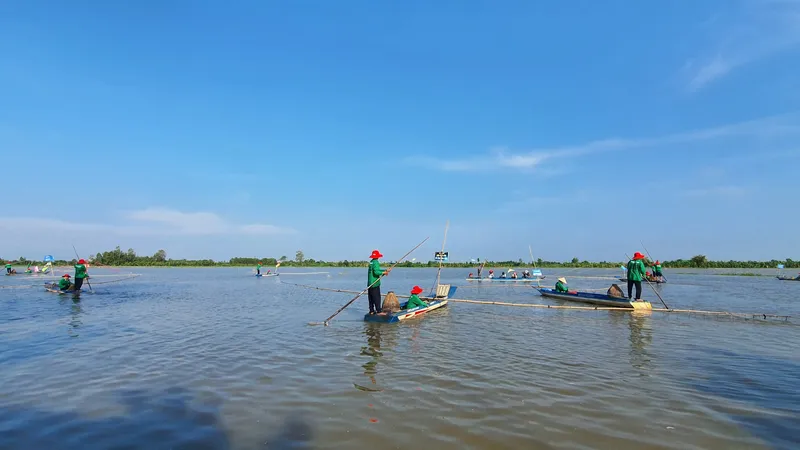 Quang cảnh hội thi kéo côn