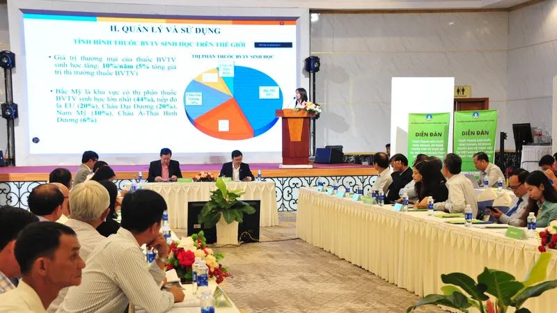 Quang cảnh diễn đàn