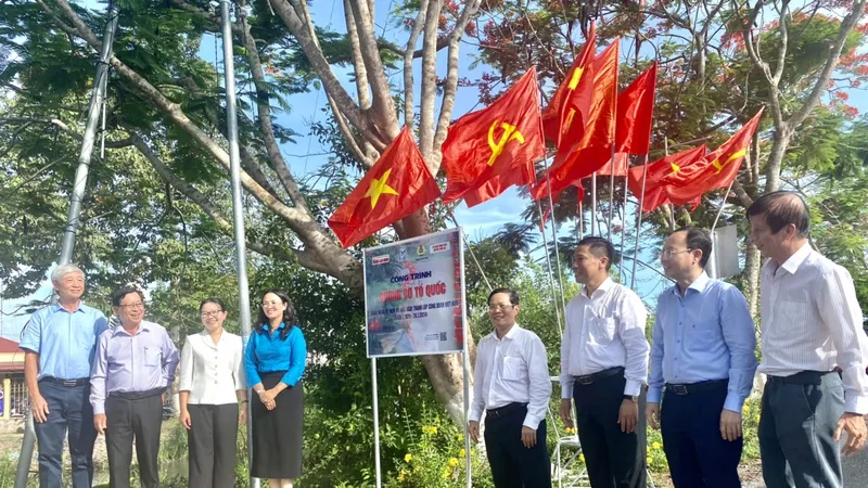TP Cần Thơ: Khánh thành “Đường cờ Tổ quốc” tại huyện Thới Lai 
