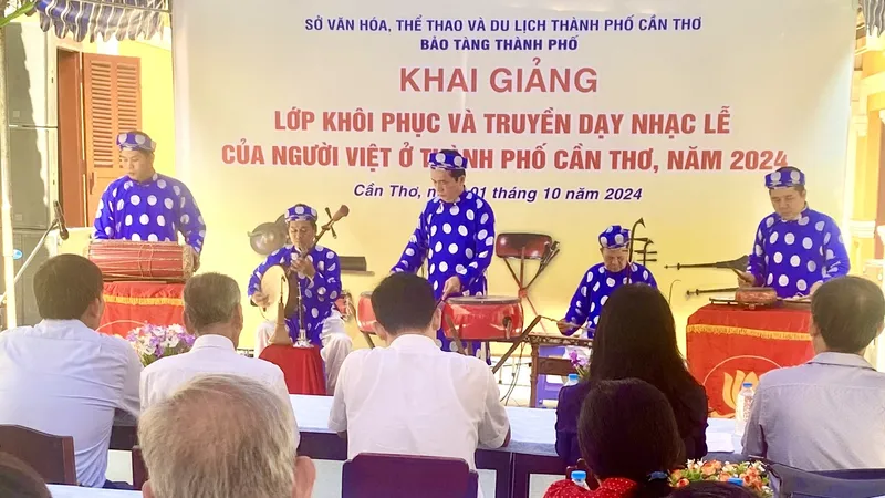TP Cần Thơ: Mở lớp khôi phục và truyền dạy Nhạc lễ