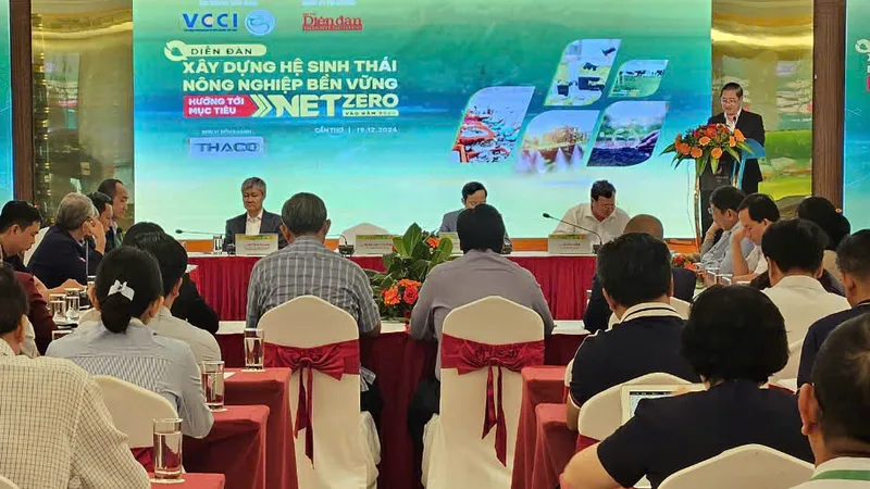 Quang cảnh diễn đàn