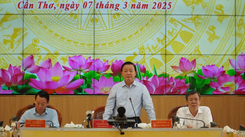 Phó Thủ tướng Trần Hồng Hà phát biểu tại hội nghị