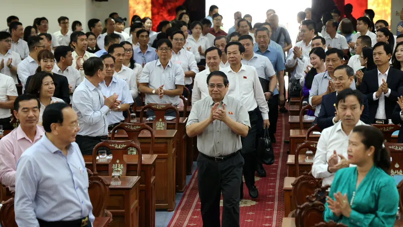 Thủ tướng Phạm Minh Chính tiếp xúc cử tri tại TP Cần Thơ