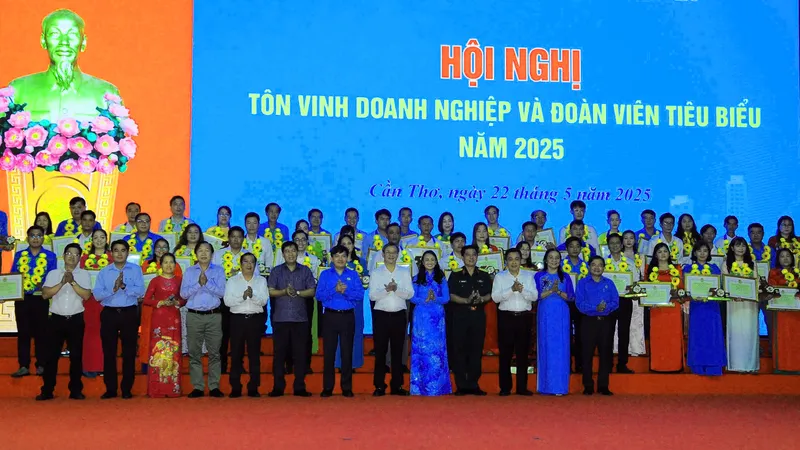 50 tập thể và cá nhân là doanh nghiệp và đoàn viên tiêu biểu được tôn vinh tại hội nghị