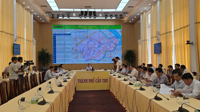 Quang cảnh buổi làm việc